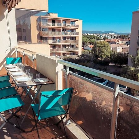 Chic Appart Du Port Fréjus מראה חיצוני תמונה
